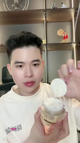 Da chị em nào xài nhiều dòng kem mà chưa cải thiện thì em kem cốt trắng collagen là chân ái  Kem cốt trắng collagen hỗ trợ cho da không đều màu thâm sạm nám tàn nhang #xinviadadep #datrang #phunu #lamdep #chamsocdamat 
