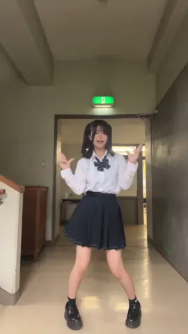 ハーフツイン！後ろのお友達可愛いな！！#fyp #06 #07 #ljk #dance #ダンス #踊ってみた #らぶきゅんうぉんてっど #きゅるりんってしてみて 