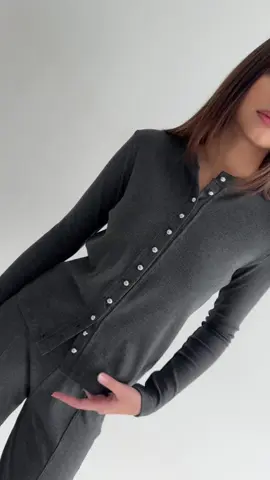 So i heard everyone been talkin about this top lately 😌😍 #soma #ootdinspiration #outfit #outfitideas #outfitinspo #outfitcheck #OOTD #fashion #fashioninspo #fyp  #OOTDTikTok #GayadiTikTok #mixandmatch #style #fashion #fashionbrand #fashionbrandlokal #fashionindustry #oneset #pakaianwanita 