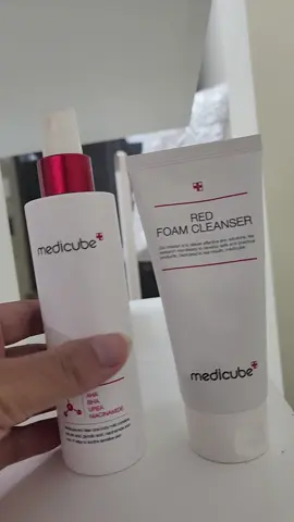 Bộ đôi xinh xinh nhà Medicube được nhiều chị em khen quá trời nè: Xịt dưỡng thể giảm mụn và sữa rửa mặt giảm mụn 🥰😍  #fyp #trending #medicube #medicubevn #xitduongthe #xitduongthemedicube #suaruamat #skincare #bodymist #redfoamcleanser #foamcleaner #myphamchinhhang #myphamhanquoc #monepnhan #quyenleodaily #halinhofficial #hangdumuc 