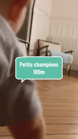 Mon petit sprinteur ❤️ Charlie devient un vrai petit champion grâce aux couches-culottes Pampers Baby-Dry Pants ! Leur maintien 360° contre les fuites lui permet de découvrir le monde à sa propre vitesse🏃🏼🏆 @Pampers_france #collaborationcommerciale #Pampers #PampersBabyDryPants #PetitsChampions   Vous aussi vous avez un(e) petit(e) champion(ne) à la maison ?  Mettez en avant ses exploits avec les commentaires du journaliste sportif Yoann Riou en cliquant sur l’audio !  Merci Pampers, trop drôle 🥇