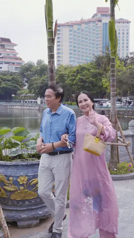 Hãy cùng trải nghiệm Hà Nội cùng mình và ông cụ khốt nhé  #nsndlanhuongbong #nsutdoky #windeco #nhahatkichvietnam #daitruyenhinhvietnam #vtv #chuatranquoc 