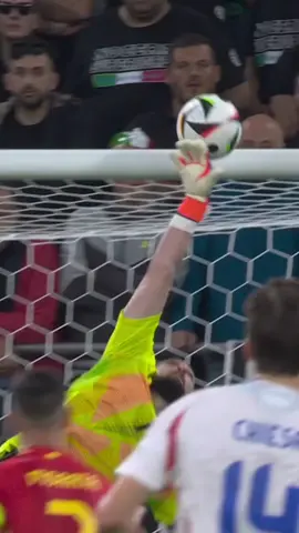 This Donnarumma save 🤯 #EURO2024 #SpainvsItaly #Italy 
