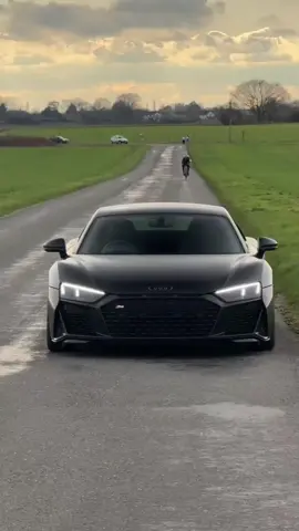 #audi #R8 #v10 #black #fyp #foryou #viral #viralvideo 🖤💀