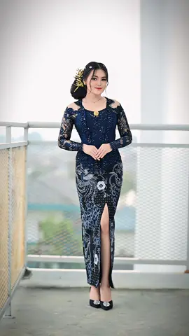 Cewe berkebaya emang juara ✨✨ #kebaya #wisuda #kebayawisuda #inspirasikebaya #rekomendasikebaya #sewakebaya #sewakebayamalang #kebayamalang #kebayasurabaya #kebayajogja #sewakebayajogja #sewakebayasurabaya #sewakebayasemarang #sewakebayajakarta #sewakebayabandung 