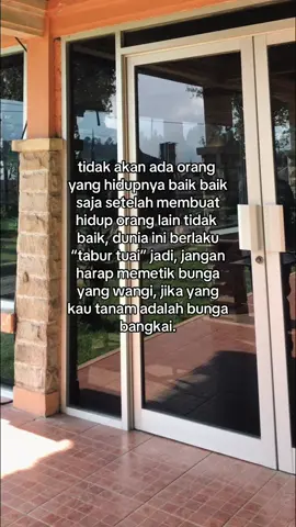 apa yang kau harapkan bunga yang wangi jika kau menanam bunga bangkai?