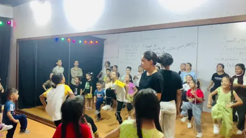 Basic Hiphop choreography for our beginners 💞 #dance #butwalmuser #foryou #keepsupporting #nritamkalakendrabutwal #dancers 