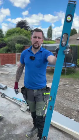 As we get us so many questions about certain elements of laying a patio, I thought I would give you my top three tips to help you along the way whether you’re in the trade and done it for a long time and looking for new techniques. Or Diy are looking to give it a go.   @wotmix  #landscapingtips #landscaper #patioinspiration #patio #garden #sandstone 