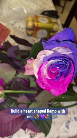 Heart shaped ramo! 💜💐💜💐 #ramo #heartshaperamo #elramo #flores #ramodeflores #rosas #rosa #rosadeguadalupe 