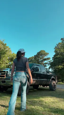 in her pickup truck💋