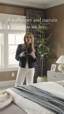 This chocolate brown grasscloth wallpaper paired with the plaid curtains is the perfect combo. #smholladayhaven 😍