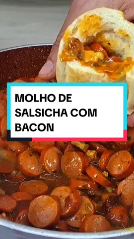 O MELHOR MOLHO DE CACHORRO QUENTE Ingredientes: 600 g de salsicha 1 fio de azeite 150 g de bacon 1 cebola (150 g) 3 dentes de alho (15 g) 2 tomates (220 g) sal a gosto pimenta do reino a gosto 1 colher de chá de chimichurri 1/4 colher de chá de páprica defumada 200 g de molho de tomate salsinha a gosto orégano a gosto água quente o quanto for necessário capacidade da xícara é de 240 ml peso é o total dos ingredientes Modo de preparo: Deixe as salsichas de molho em água quente enquanto prepara o molho. Numa panela coloque um fio de azeite e o bacon picado, quando começar a soltar gordura acrescente a cebola e deixe refogar bem. Junte o alho e assim que fritar coloque o tomate, tempere com sal, pimenta, chimichurri e páprica doce e mexa de vez em quando até o tomate começar a desmanchar. Acrescente o molho de tomate e uma xícara de água. Enquanto isso descarte a água das salsichas e pique em rodelas, junte ao molho, coloque mais meia xícara de água, cubra a panela e deixe cozinhar por 10 minutos. Finalize com salsinha e orégano. #cozinhatiktok #nossacozinha #tiktokreceita #fyp #foryou #cachorroquente #hotdog 