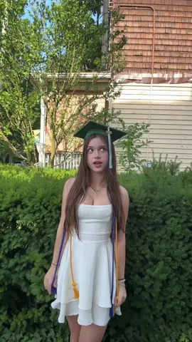 mandatory grad post ‼️