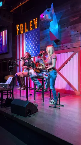 POV: The band finds out you can sing and lets you sing your favorite song🤩  #boots #bbq #linedancing #westernson #dancing #country #western #az #arizona #desertridge #phoenix #foleyranch #countryswing #lessons #swinglessons #dancelessons #foleyranchaz #linedancelessons