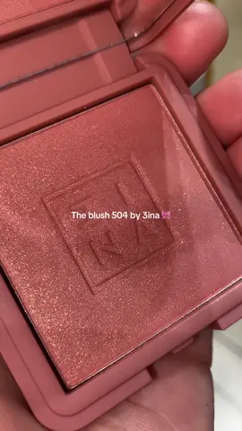 El rubor con destellos mas hermoso en el tono 504 de @3INA Chile #blush #makeup #rubor #3ina 🎀✨