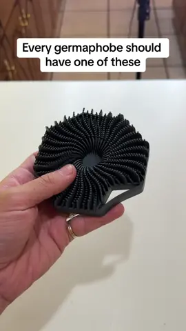 I didnt know loofahs were so nasty 🤮 🤣 #sudscrub #tiktokshop #antimicrobial #scrubber 