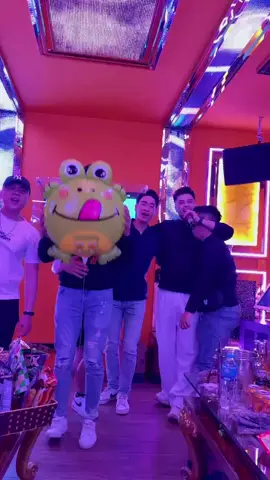 Khi say quá mà đi hát karaoke nó kiểu ngáo ngơ thế này đây.#🤭🤭🤭 #gapdoiyeuthuong #karaoke 