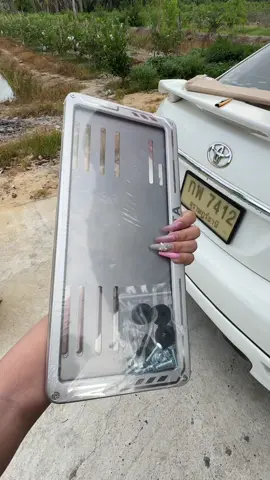 เก่าไปใหม่มา เป็นเรื่องธรรมดา #กรอบป้ายทะเบียน #กรอบป้ายทะเบียนรถยนต์ 