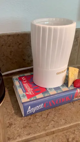 This adorable Ratatouille wax warmer from Scentsy is perfect for our kitchen 🐭🧀🍓.  #disney #disneyworld #disneyparks #ratatouille #disneyhome #disneyhouse #pixar 