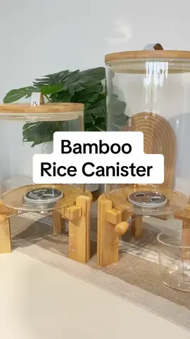 Bekas beras ni kami dah restock tau 🤗 sekarang kami dah tambah size 7.5L 😱😱 dapatkan dekat beg kuning sekarang. 🛍️🛒 .  #fypviral #besthomezmalaysia #aesthetic #tiktokmalaysia #goodthingstobuy #trending #kitchenessentials #homedeco #homedecortiktok 
