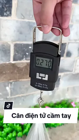 Cân điện tử mini cầm tay dùng để cân hàng hoá khá tiện lợi. #candientumini #candientucamtay #canmini #canhanhlycamtay #candientuthongminh 