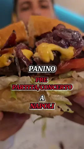 SEI ALLO STADIO ed hai fame ma non conosci nessun posto dove poter MANGIARE? 😵‍💫 CI PENSO IO 😋  Ti mosto un OTTIMO pub a due passi da li 🍔 BONTÀ: ⭐️⭐️⭐️⭐️/5 PREZZO: ⭐️⭐️⭐️⭐️/5 LOCATION:⭐️⭐️⭐️⭐️/5 #stadio #fuorigrotta #stadiodiegoarmandomaradona #cibo #panini #foodblog #foodblogger #buonissimo #napoli #perte 