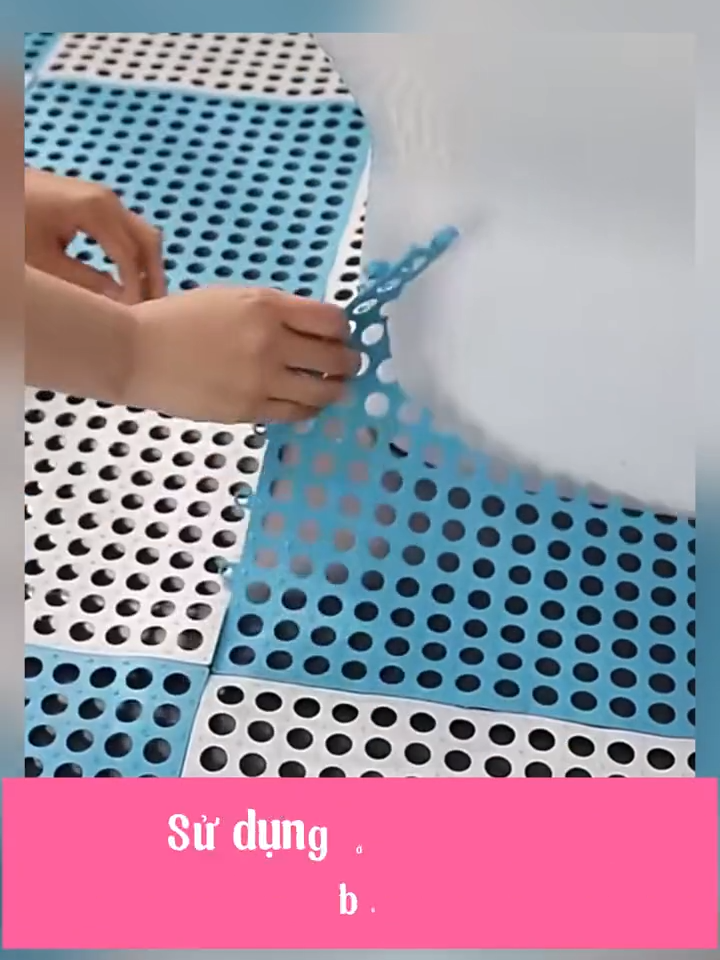 Chống trơn trượt hiệu quả với tấm lót sàn PVC cao cấp này - Bảo vệ an toàn cho gia đình bạn! #xuongtamnhuaviethan #xuongnhua #tamnhualotsannhatam #tamnhualotsan #chongtruot #chongtrontruot #lotsan #nhatamhiendai #antoan #xuhuong #trendiing