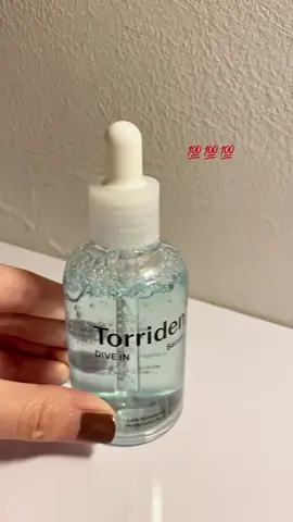 bagus bgt sampe repurchase🥵 bener2 bisa kasih deep moist yg ga bikin berat/lengket! it’s a 10 out of 10 🤩💯 #torriden #torridendiveinserum #diveinserum #serum #koreanskincare #torridenserum 