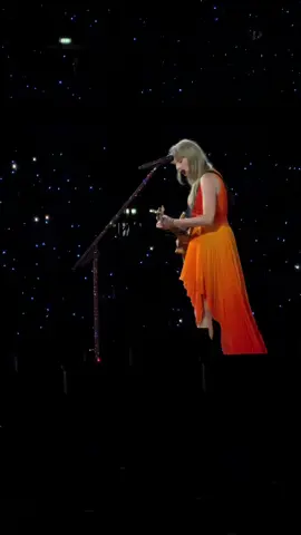 The Eras Tour Night 1 London - full suprise song set (13 minute version) Hits Different x Death By a Thousand Cuts 🎸 the Black Dog x Come Back Be Here x Maroon 🎹 It was rare, I was there. #erastour #iphone15promax @Taylor Swift 
