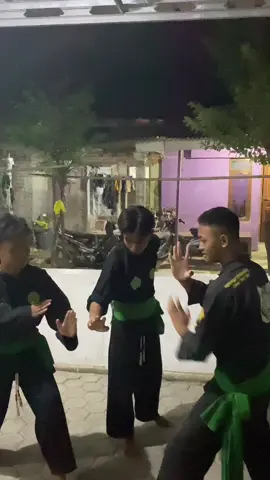 TELAH DI BUKA PENDAFTARAN SANTRI BARU PSNU PAGAR NUSA HARIMAU PUTIH JAGAPURA CIREBON TAHUN AJARAN 2024 / 2025 📍Blok Sambilawang. Desa Jagapura Lor, Kecamatan Gegesik, Kabupaten Cirebon 45164.   #pagarnusa86💚🔱 #lbiharimauputihkaliwungu #cirebon #lbiharimauputih #kendal 