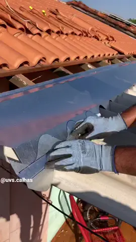 molde para recorte de rufo. . . . . . . #uvscalhas #calheiros #calheiro #telhado #calheirosdobrasil #viral #foryou #arquitetura #engenharia #construção  #construcao #reforma #construction #civil #obras  #Konstruktion #Dachrinnen #engineer #gutters #roof #roofing #saopaulo #roofer #paraguacupaulista #строительство #водостоки #construcción #canalones #selabrasil 