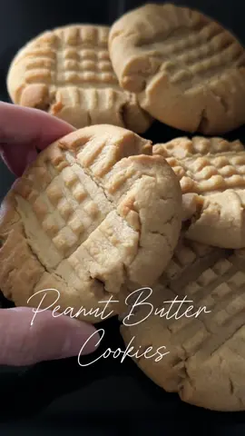 Melt in your mouth #peanutbuttercookies 😋! #peanutbuttercookiesrecipe #peanutbuttercookie #peanutbuttercookierecipe 