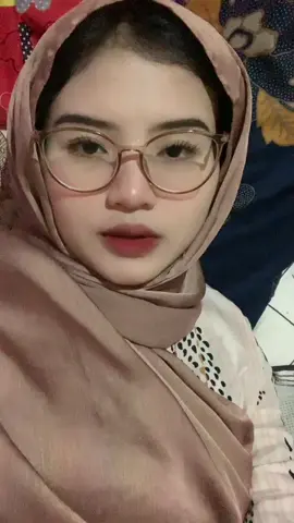 😡