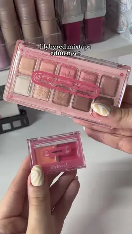 pretty warm tones 💕 @진.짜 릴리바이레드 mood keyboard mixtape edition in milky cherry recording 💗 YESSTYLE REWARDS CODE: ELA0709 #lilybyred #kbeauty #koreanmakeup #yesstyle #warmtones 