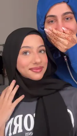جربت الحجاب على أختي ميرا 🥹❤️ شو رأيكم بتشبهني؟ @meera🥭 