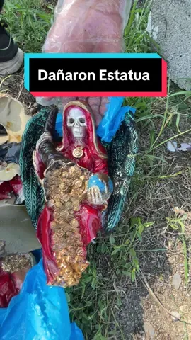 Nos encontramos esto en un Cementerio. ¿Que piensan ustedes? #entidadnocturna #brujeria #brujeriadeamor #rituales #ritual #brujas #rituals 