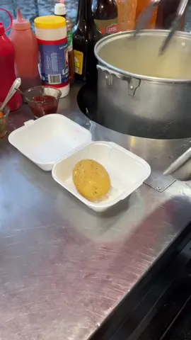 Ya tenemos papa elote 🌽🥔en nuesto punto de venta👌🫶🏻 ven y prueba esta rica charola con papa cocida, elote tieno y calientito, rico queso gouda, crema o mayonesa, queso amarillo y queso fresco 😋🤤 los espermaos de miercoles a dimingo de 6:00 a 10:00 pm nos ubicamos en 📍calle pedro loza plaza la lagunita frente al oxxo en San Agustin 👍🤗#DElizas #elote  #elotespreparados #papacocida #queso #deliciso  #rico #quesoamarillo 