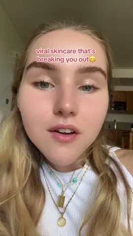why to avoid pore cloggers⬇️ so if you suffer with acne you likely also have hyper retention keratosis - aka your skin cells don't shed as fast as they should, so your skin gets clogged more easily. Pore clogging ingredients are ingredients which are more likely (but not always) to clog your pores. And if you are acne prone it's always best to avoid these ingredients to save yourself the hassle of breakouts. Not every pore clogger breaks every acne prone person out, but on my socials I want to help as many people, with as many different skin types as possible, so l only share products which are non comedogenic (non pore clogging). Also, it’s important to note that just because a product says it is “non comedogenic”, this term is not regulated, and often pore cloggers are still in these products.  But I check each of the ingredients in all of the products that I share - to save you the stress.💗 (acne healing guides are always in my bi o for those of you struggling with your skin💗) #viralskincare #breakouts #skintok #acne #acnesafe  #fyp #explore #adultacne 