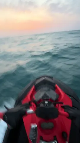 Up up up ✈️✈️🤷 #fyp #jetskilife ##بحر #moms 