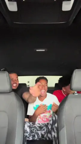 This is top tier… disrespectful 🤦🏽‍♂️ #fyp #foryou #lilversachi #larobenz #funny #comedy #pregnant #reaction #viral #fart @Sachi 🤍 @Camren @Human- 