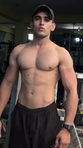 How to remove body hair?🤨🤔 #gymmotivation #gymlover #burhantv #Fitness #fyp #foryou 