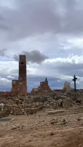 Belchite, un lugar que hay que visitar en la provincia de Zaragoza #belchite #belchiteviejo #zaragoza #zaragozatiktok #aragon #viraltiktok #viajar #viajes 
