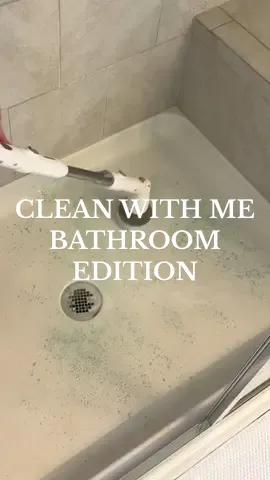 this makes cleaning my bathroom actually enjoyable… #cleanwithme #CleanTok #bathroom #cleaningsupplies #cleaningmusthaves #electricscrubber #bathroomcleaning 