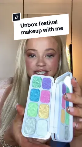 Unbox my @Human Beauty LDN festival makeup parcel while we talk about makeup accessibility and festival inclusivity 🎨🫶🏼 #makeuphaul #independantbrand #inclusivity #accesibility #accessiblemakeup #inclusivemakeup #newmakeup #brandstoknow #brandsilove #unboxingvideos  #smallbeautybrand #beautyunboxing #ravehaul #makeupunboxing 