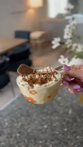 Replying to @Samaria its amazingggg! super good!! #asmr #lotusbiscoff #lotus #hotchocolate #hotchocolaterecipe #viral #fyp #asmrsounds #organizedhome #aesthetic #satisfying #food #drink #Recipe #yummy 