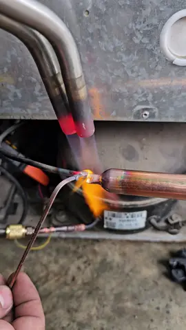 #hvac #refrigeración #tecnicoenrefrigeracion #aireacondicionado #refrigerator #ClimateAction #refrigeration #work #hvachacks #hvactechnician #cooling 