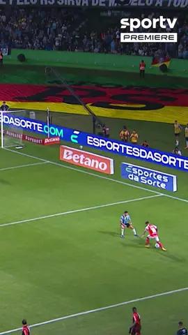 E NO GRENAL? DEU INTER! 🔴⚪ Confira o único gol da partida que deu a vitória para o Colorado. Foi do Vitão? Foi do Gustavo Martins? Diz aí! 👇🇪🇪⚔️🇦🇹 #Grêmio #Internacional #FutebolBrasileiro #Brasileirão