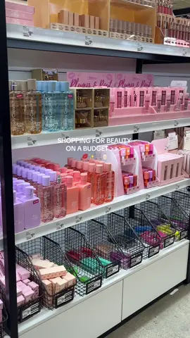 did some shopping today at Sam's Beauty Warehouse and my head hurt from seeing soooooo much stuff! Highly recommend checking it out -- lots of Beauty Creations, Olaplex, Dove, NYX. Basic beauty products for even $1-5! Loved it 🤍 Sams Beauty Warehouse 📍 7200 S Cicero Ave Chicago, IL 60629 #shopwithme #shopping #samsbeauty #samsbeautywarehouse #beautywarehouse #grandopening #beauty #beautyonabudget #affordablebeauty #nyxcosmetics #beautycreations #makeup #affordablemakeup #chicago #beautyfinds #beautyproducts 
