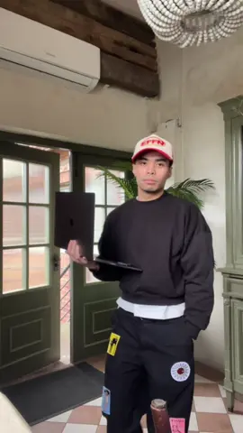 Red ❤️🍎🌹🎈🍷 #OOTD #effn #alfiesmission #adidas #samba #red #black #fitcheck #StreetStyle 