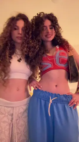 Its a womans world👯‍♀️👯‍♀️@sundaykalogeras 